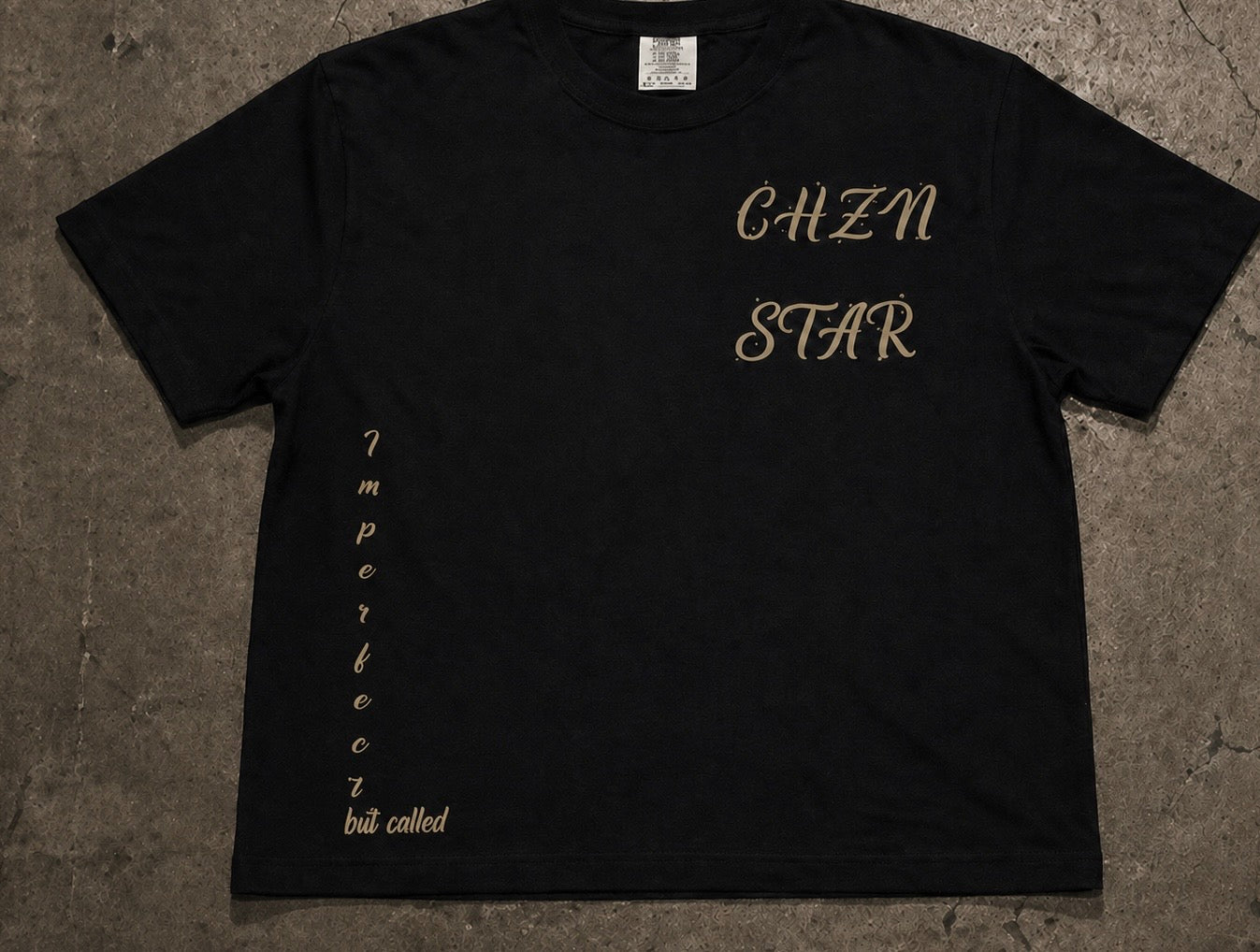 Black regular tee