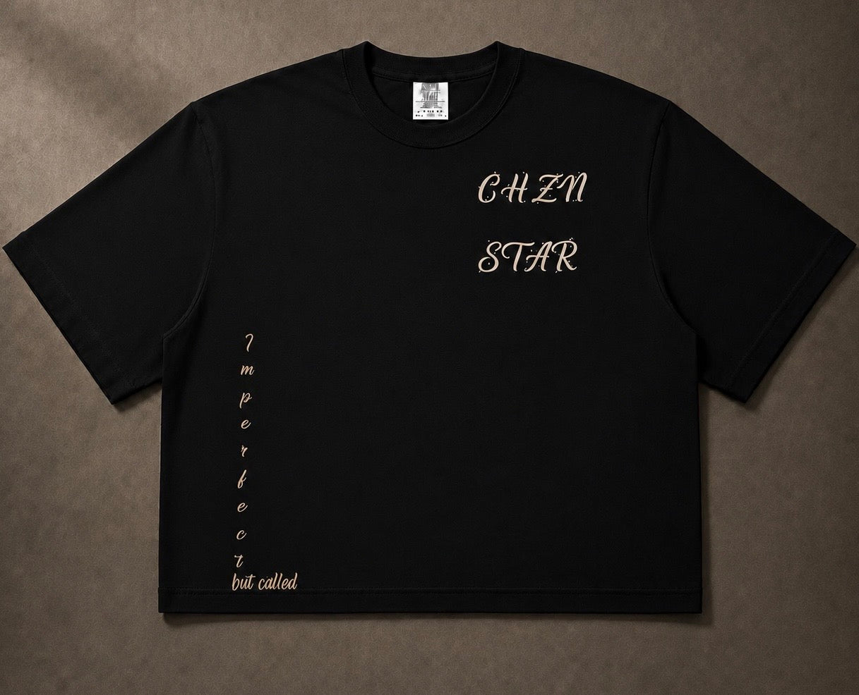 Black cropped tee